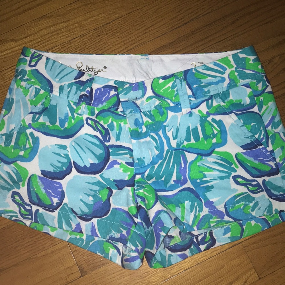 gorgeous lilly pulitzer walsh short